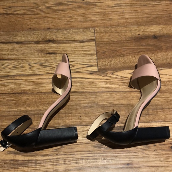 Open toe high heels - Picture 4 of 6